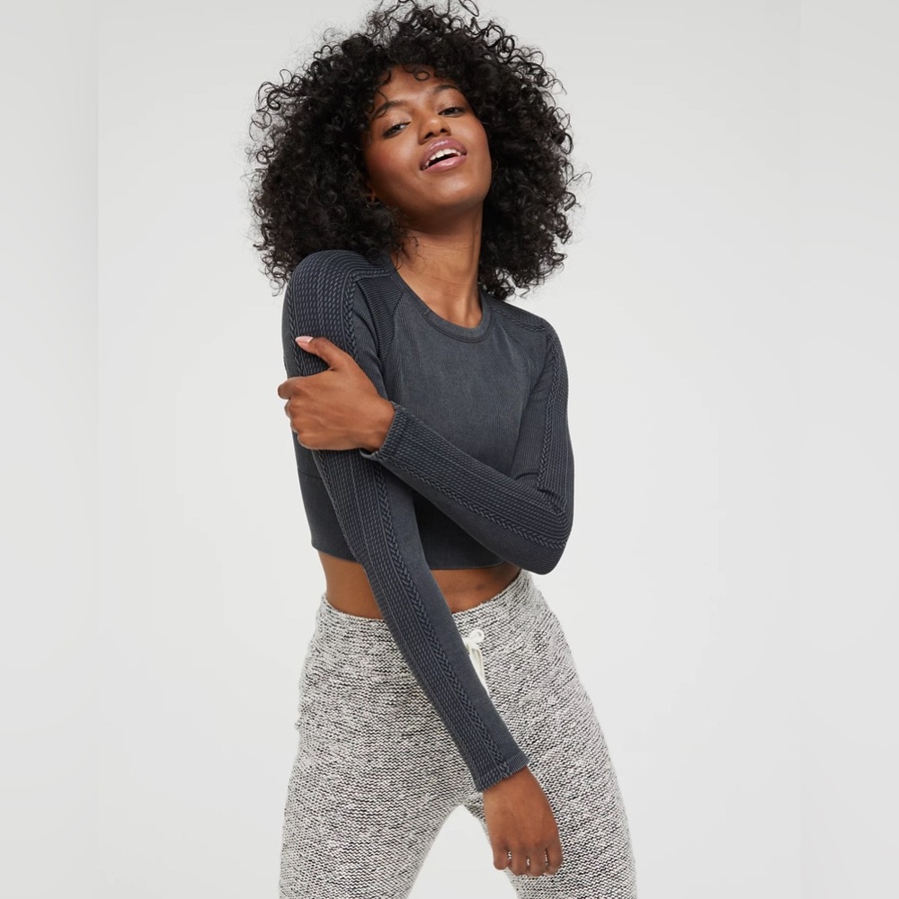 AERIE Big Chill Seamless Cropped Black Long Sleeve Shirt Womens XL Activewear